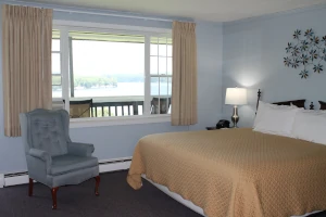 Lake Inn at Mt Sunapee Clean and Comfortable King Rooms
