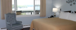 King Room of Lake Inn Sunapee